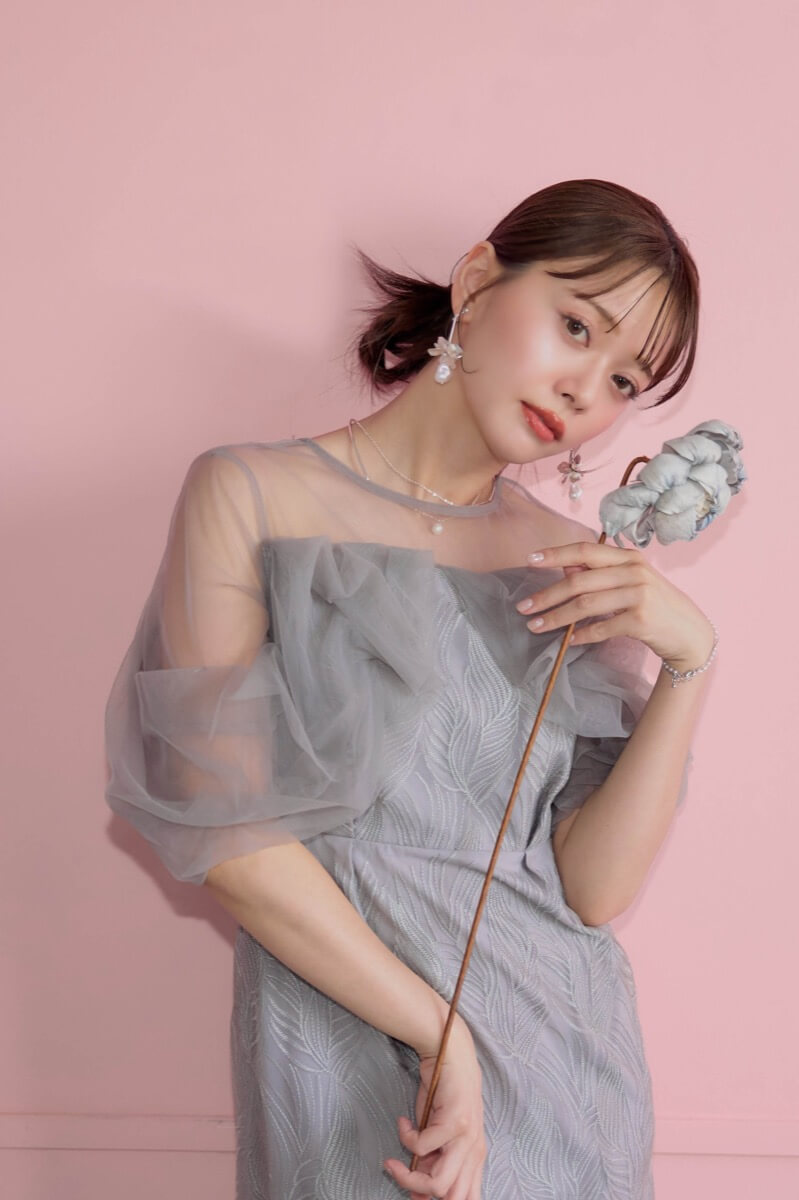 グレーのトルナードペンシルドレスの商品画像13