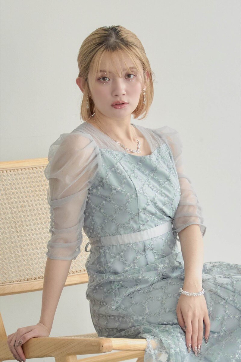 グレーのダイヤフラワーレースドレスの商品画像14