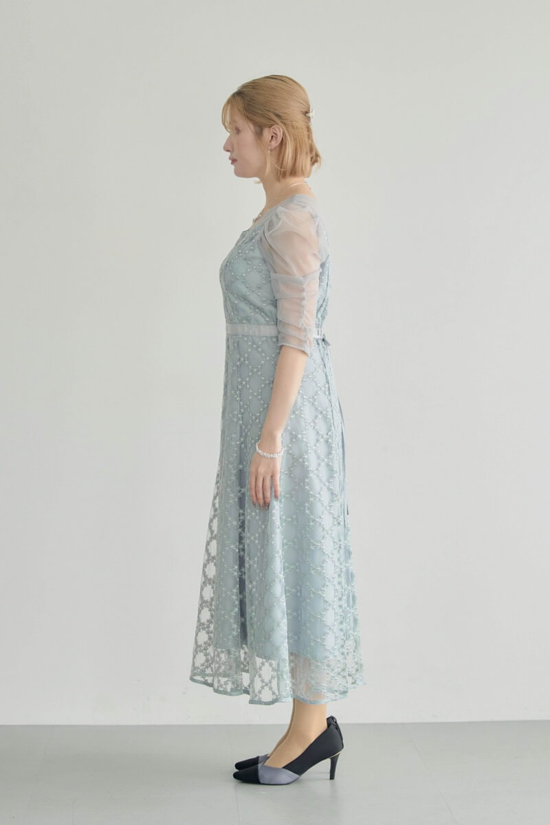 グレーのダイヤフラワーレースドレスの商品画像3