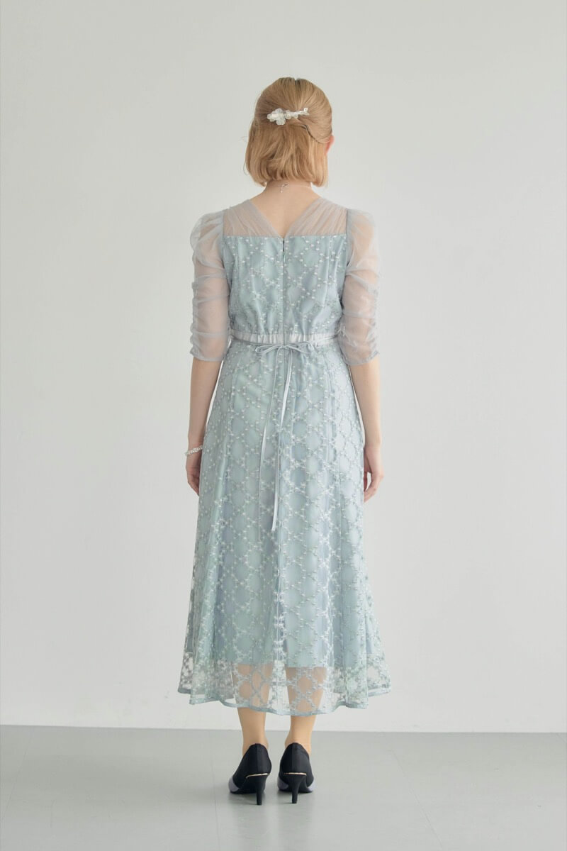 グレーのダイヤフラワーレースドレスの商品画像4