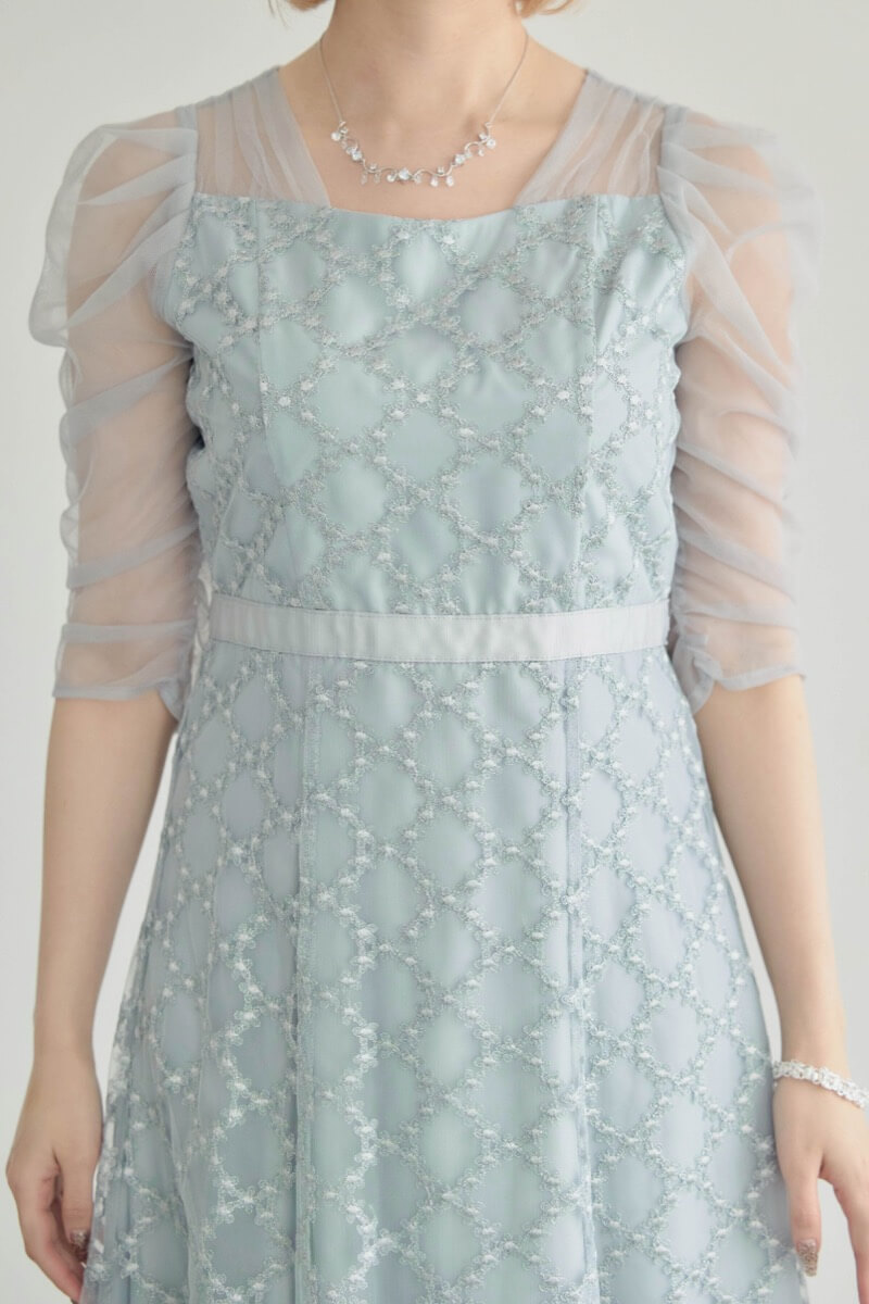 グレーのダイヤフラワーレースドレスの商品画像5