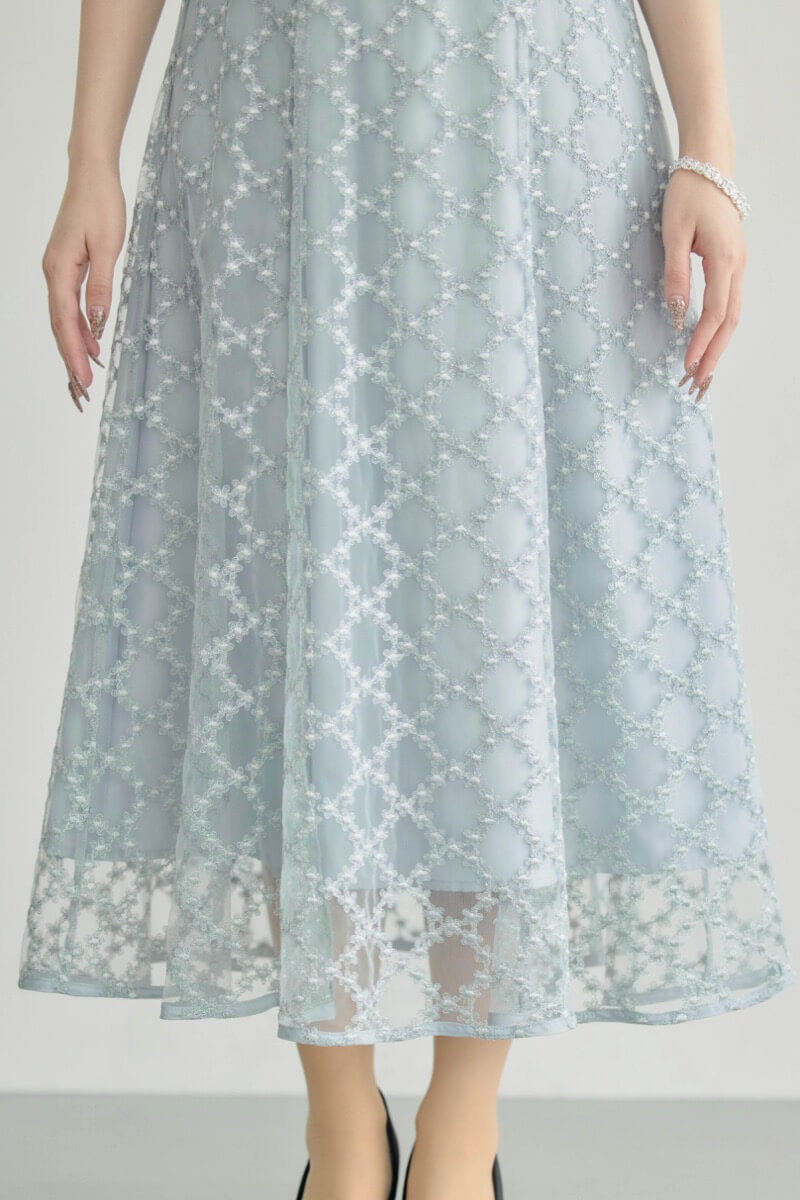 グレーのダイヤフラワーレースドレスの商品画像7