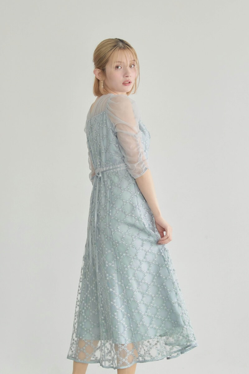 グレーのダイヤフラワーレースドレスの商品画像9