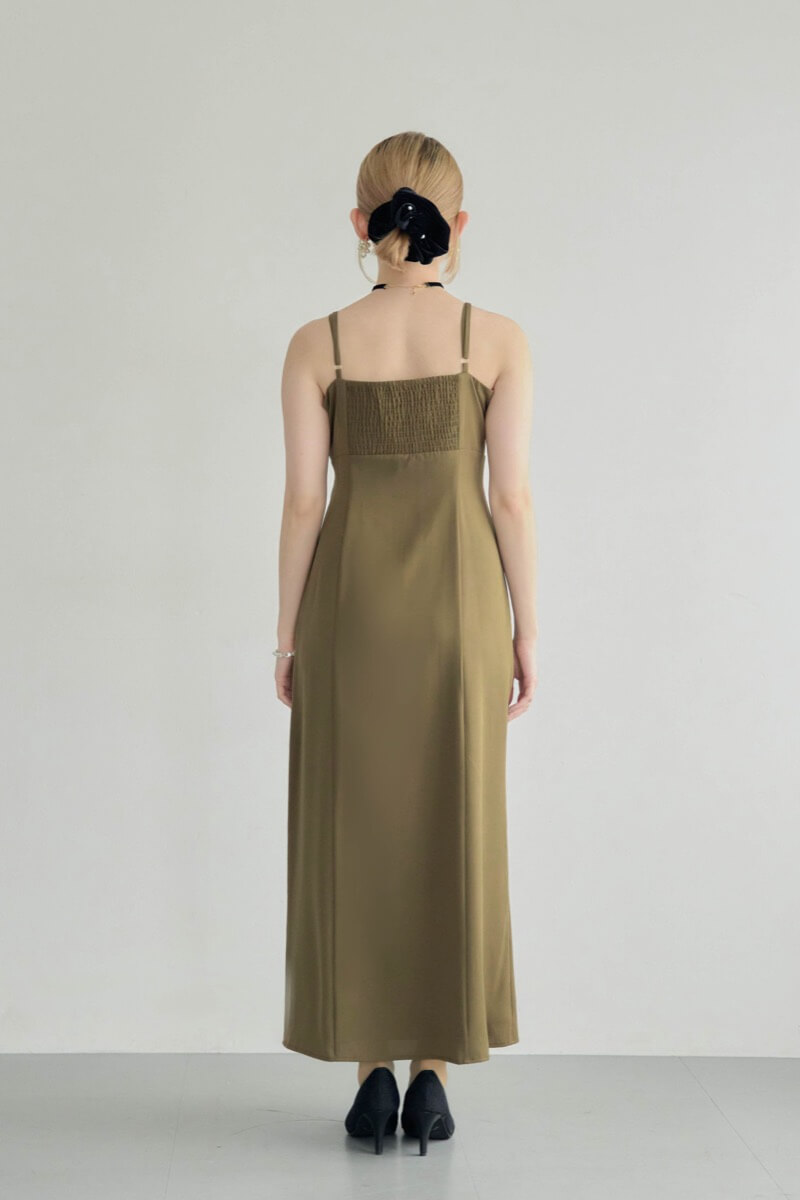 カーキのフリルトップス付きドレスの商品画像9
