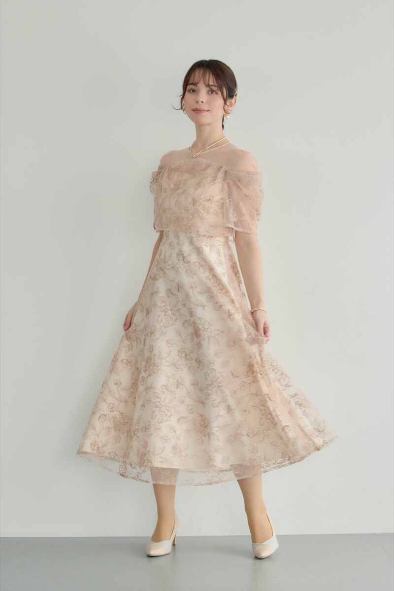 ピンクベージュのドレープラメ刺繍ドレスの商品画像14