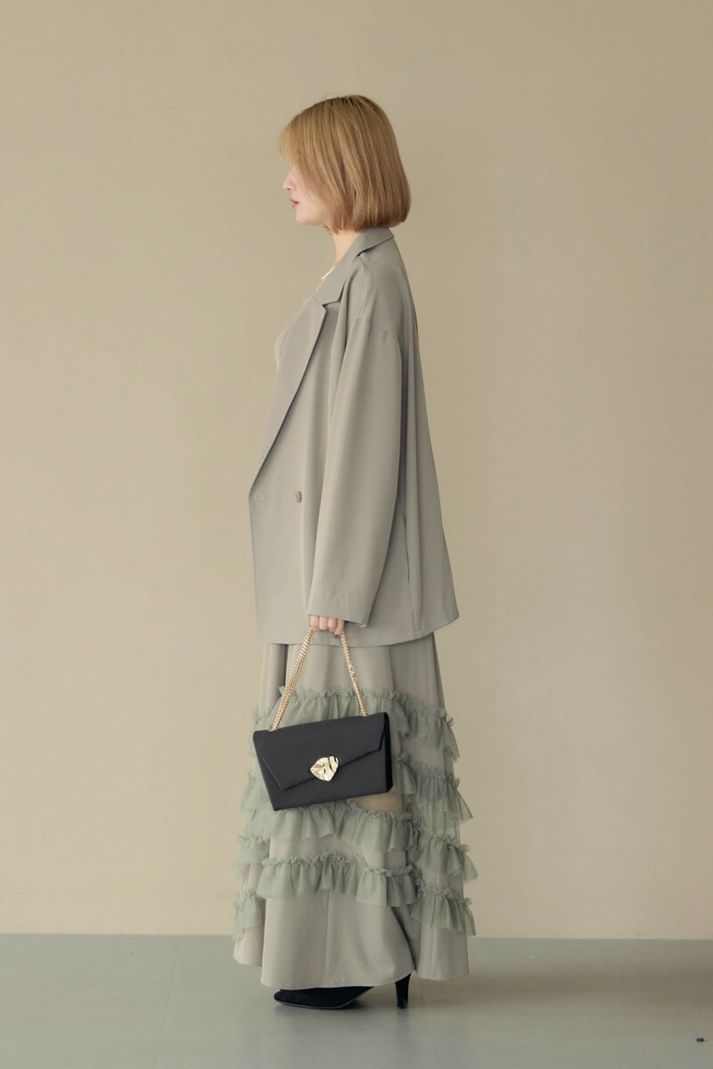 グレージュのトランスペアレントヘムセットアップドレスの商品画像3