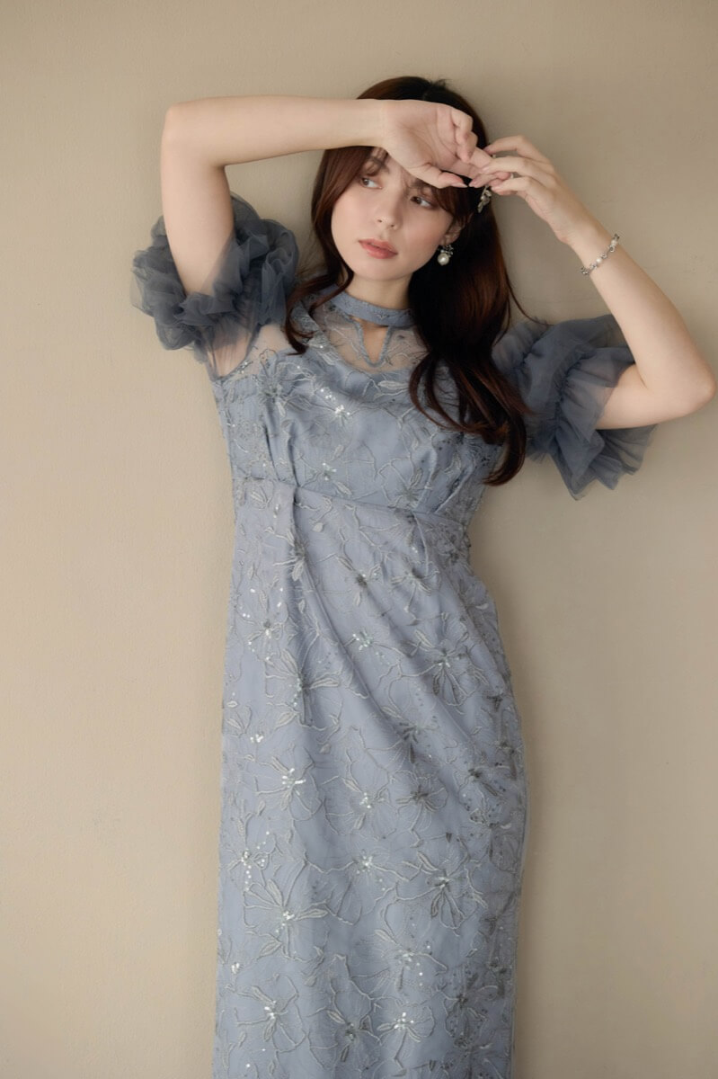 ブルーグレーのスパンコール刺繍レースドレスの商品画像1