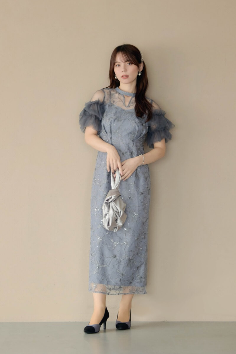 ブルーグレーのスパンコール刺繍レースドレス
