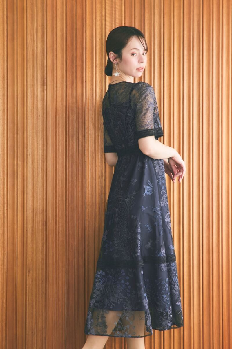 ネイビーのラダーレースドレスの商品画像13