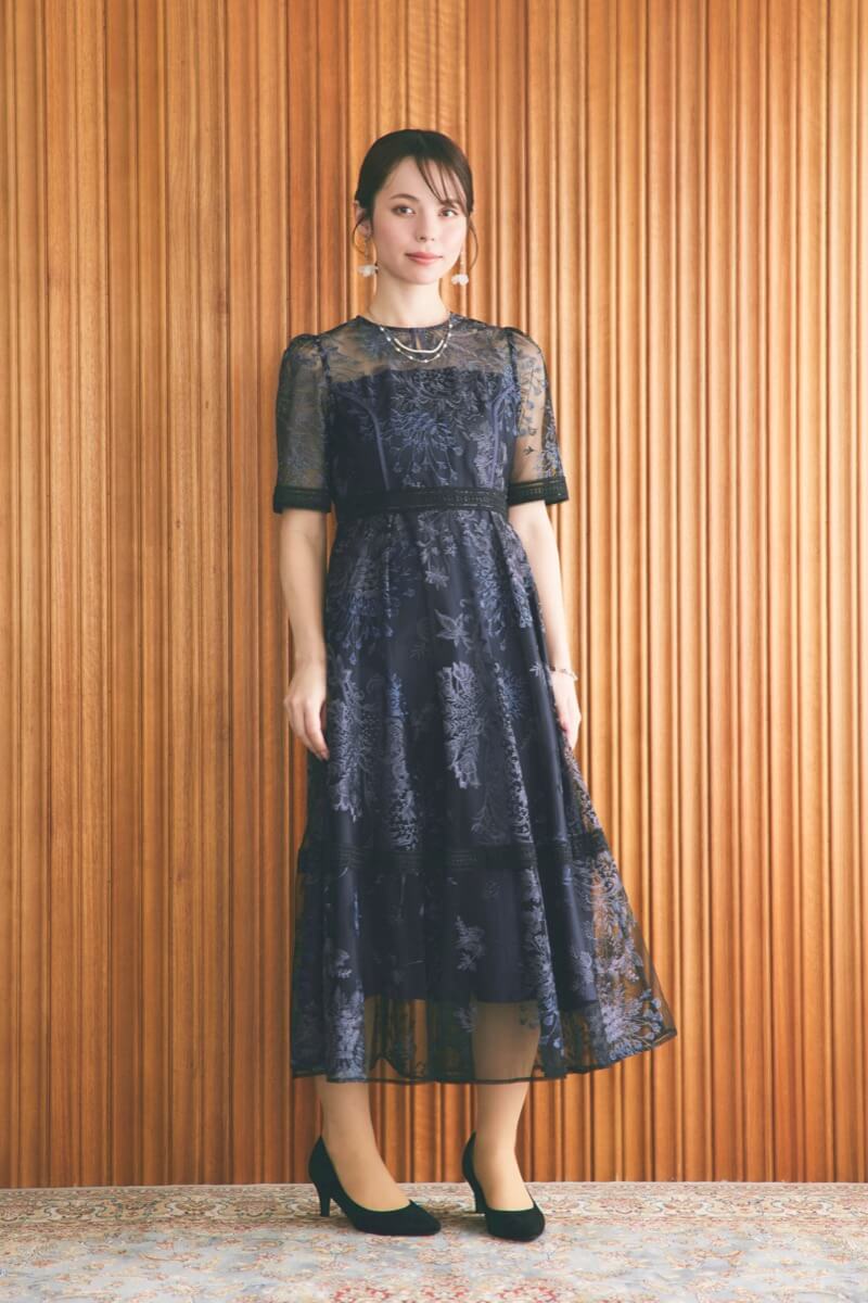 ネイビーのラダーレースドレスの商品画像14
