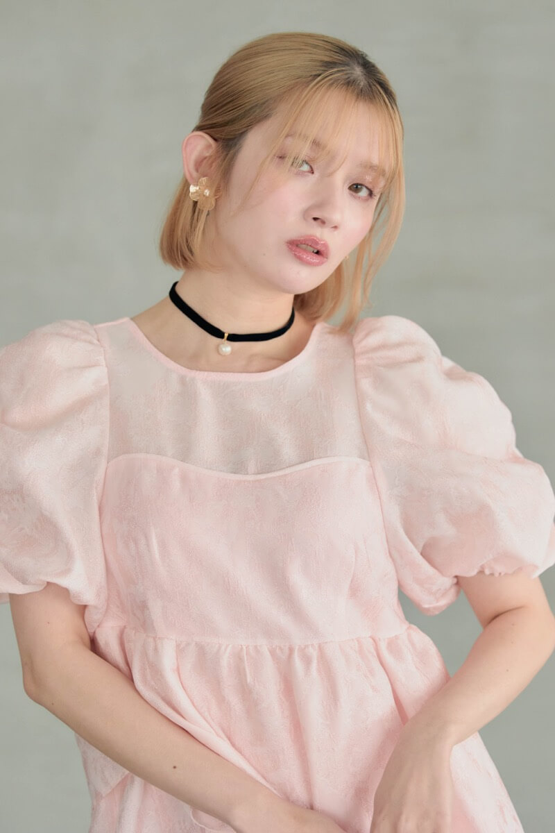 ピンクのバブルスリーブジャガードドレスの商品画像14