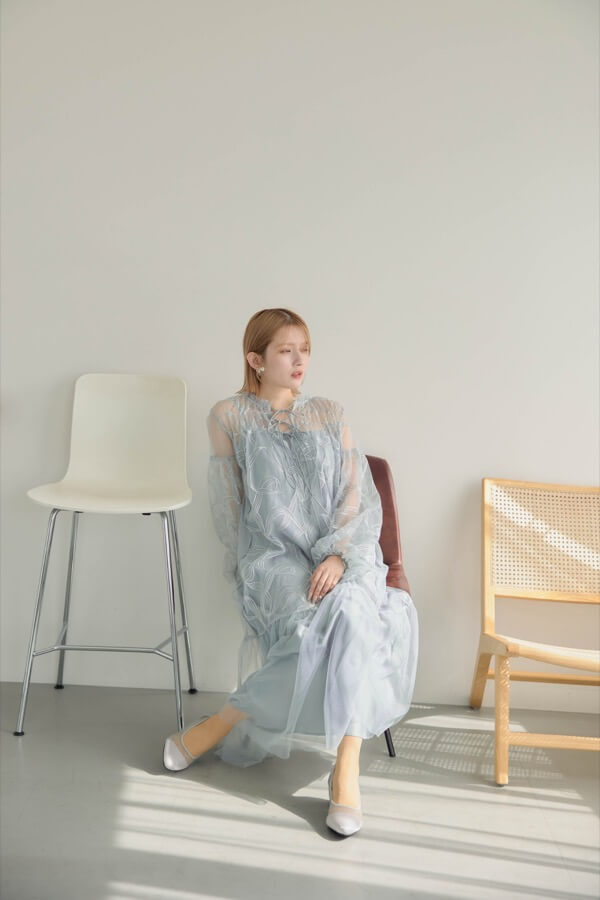 グレーのリボンエンブロイダリーレイヤードドレス | Dorry doll | M～マタニティ | A-3096