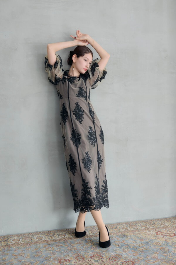 ベージュのエンブロイダードシアードレス | et.UNiVER | M | A-3108