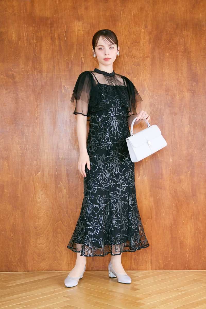 ブラックのフラワーレースセットドレス