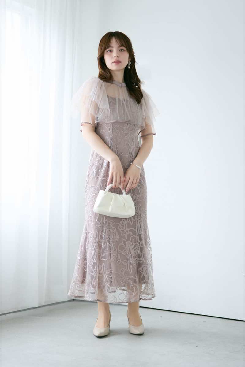 グレージュのフラワーレースセットドレスの商品画像11