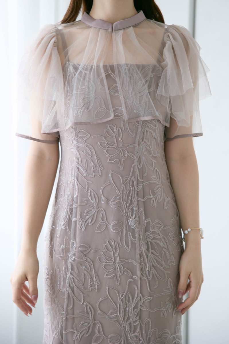 グレージュのフラワーレースセットドレスの商品画像6
